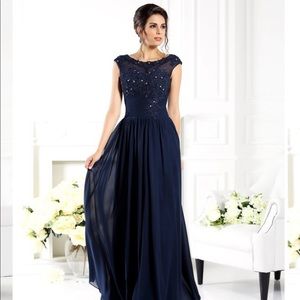 A-Line/Princess Scoop Beading Sleeveless Long Chiffon Mother of the Bride